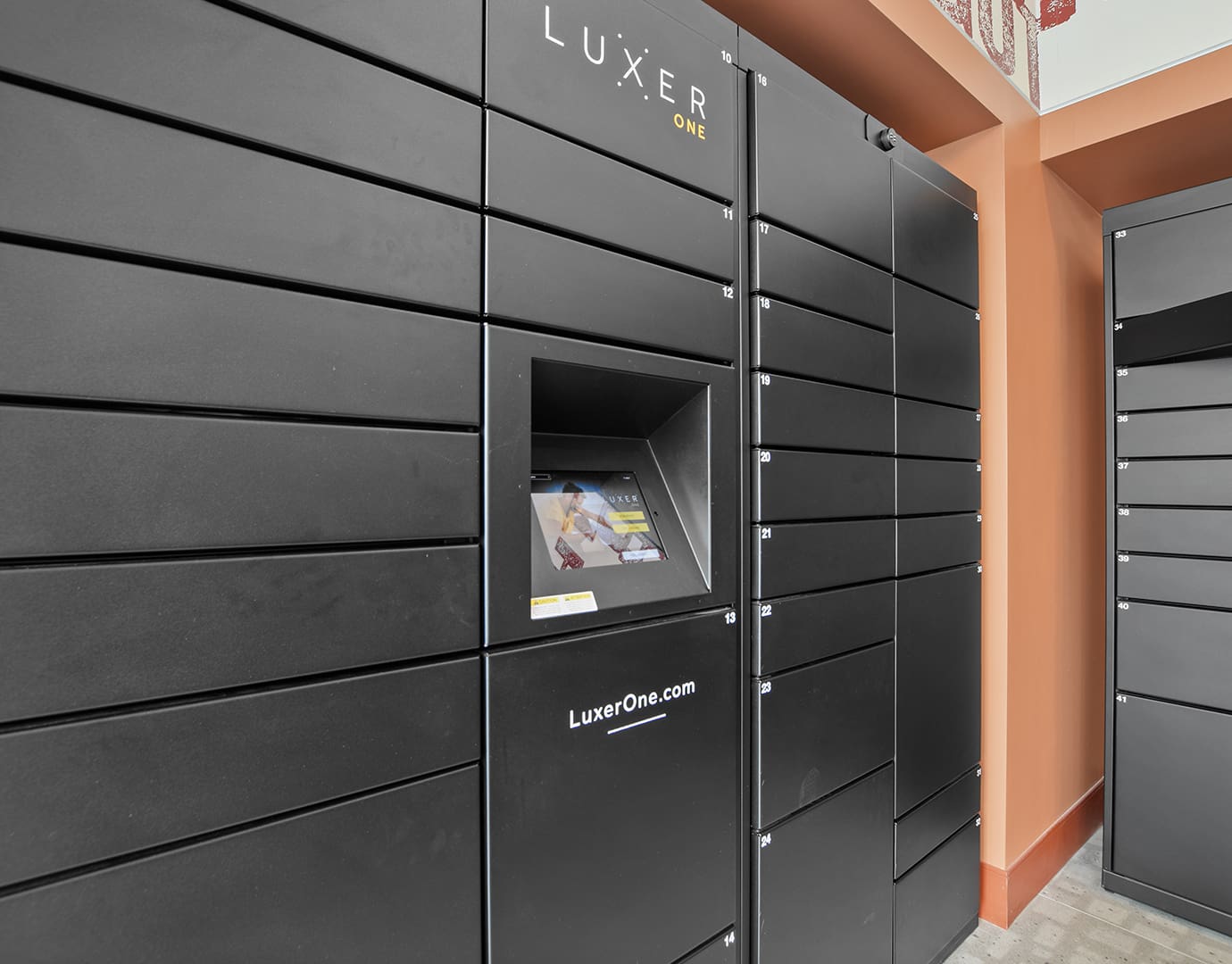 Luxer One Parcel Management